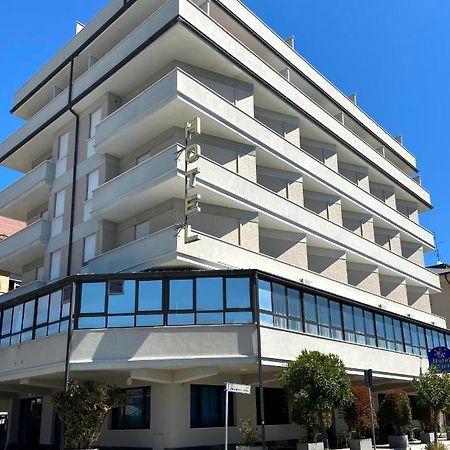 Hotel Riviera Porto San Giorgio Esterno foto