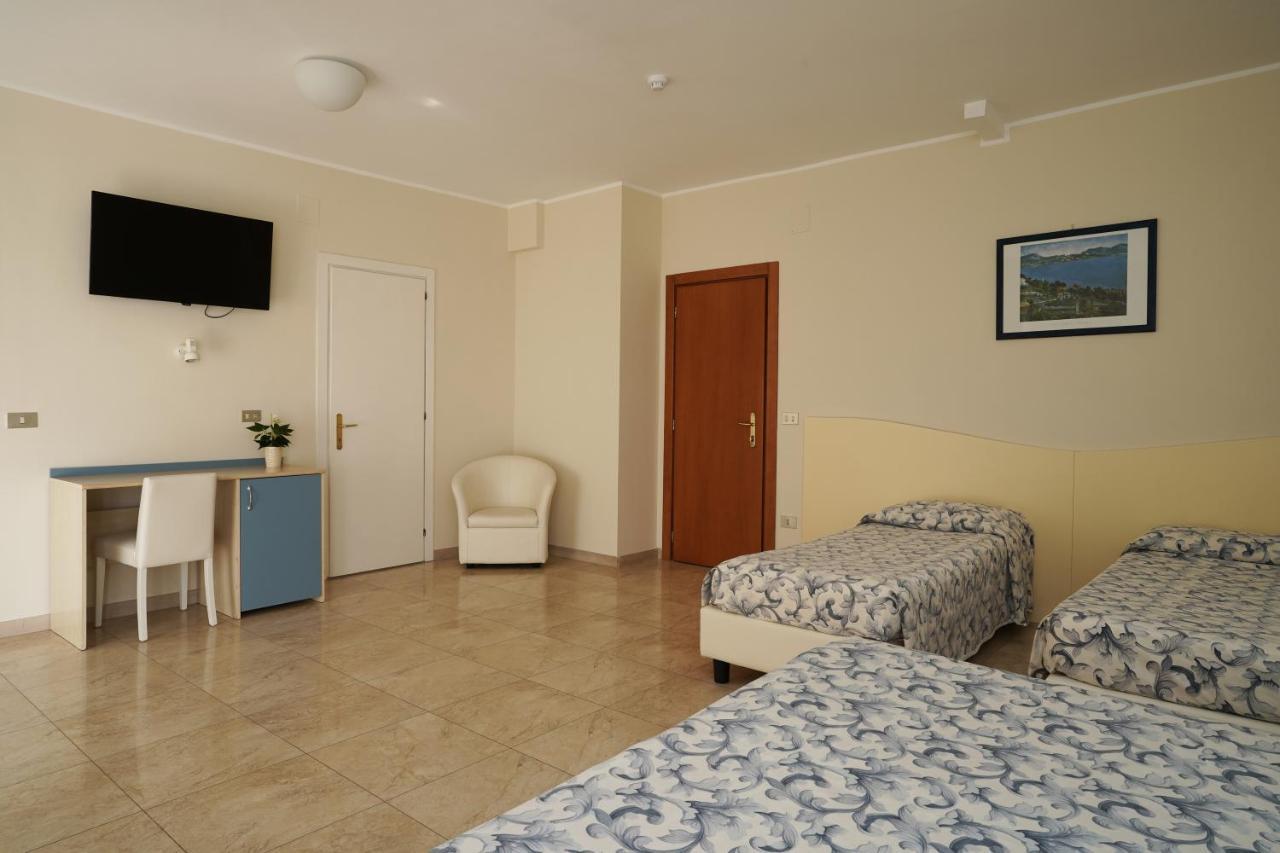 Hotel Riviera Porto San Giorgio Esterno foto