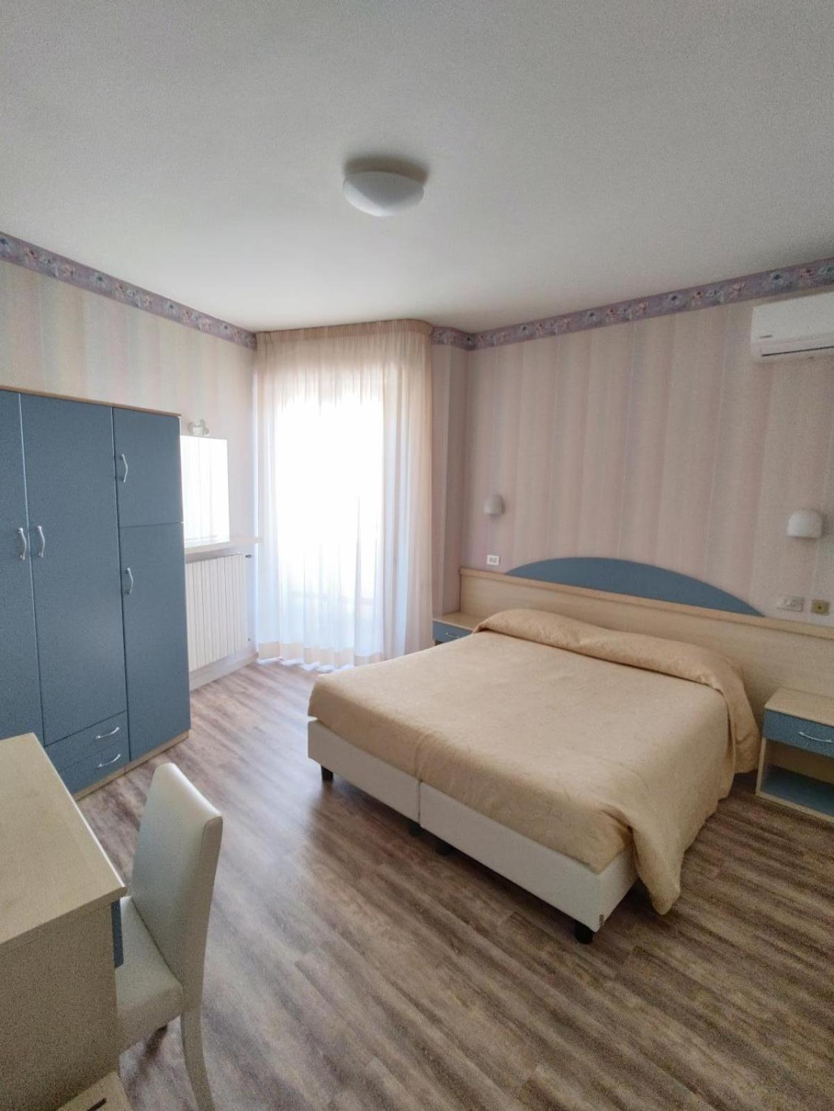 Hotel Riviera Porto San Giorgio Esterno foto