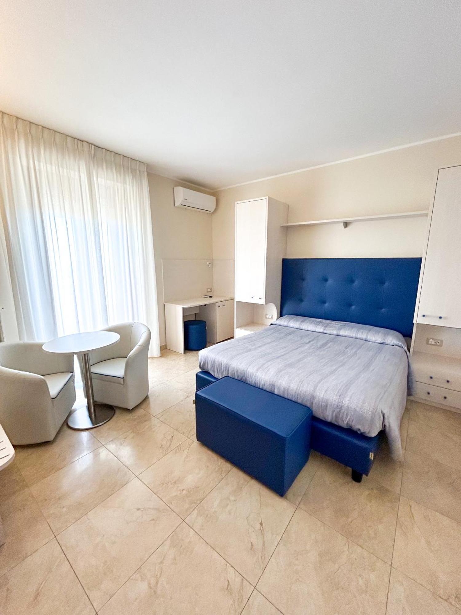 Hotel Riviera Porto San Giorgio Esterno foto