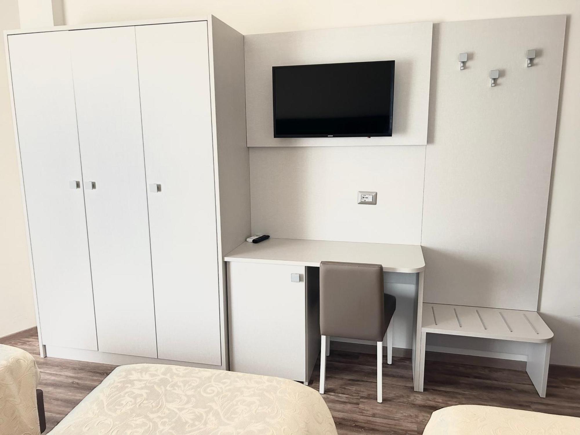 Hotel Riviera Porto San Giorgio Esterno foto