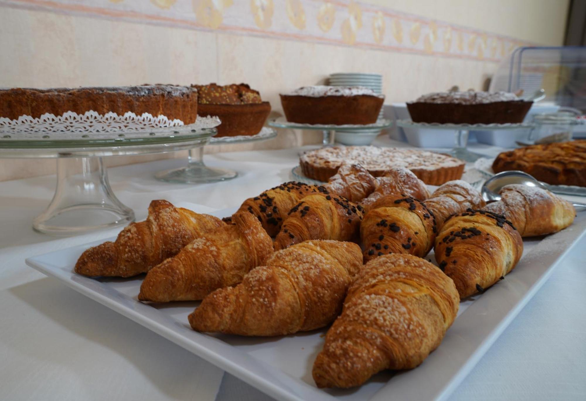 Hotel Riviera Porto San Giorgio Esterno foto