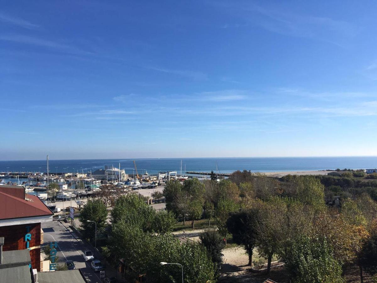 Hotel Riviera Porto San Giorgio Esterno foto