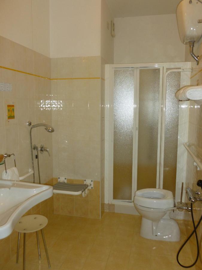 Hotel Riviera Porto San Giorgio Esterno foto